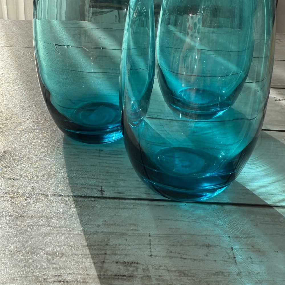 Set of Blue Glass Tumblers - Picture 4 of 9